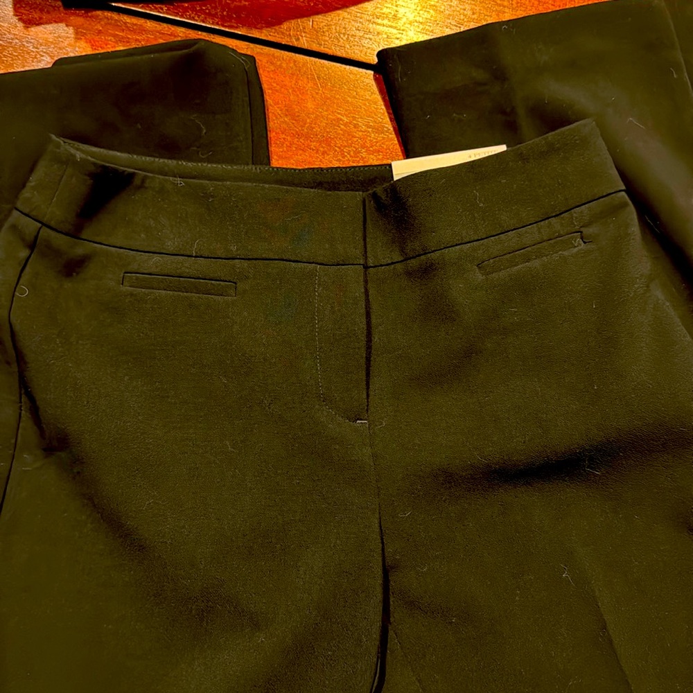 Ann Taylor signature 4p boot cut trousers.